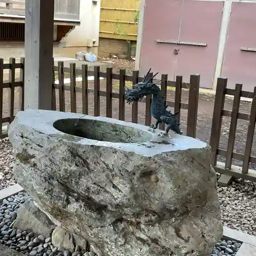 天沼八幡神社の手水舎