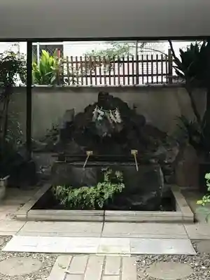 三崎稲荷神社の手水舎