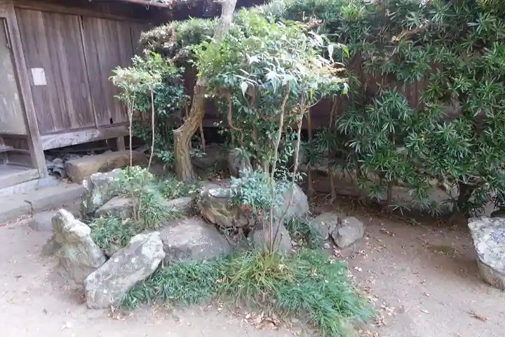 畝尾坐建土安神社(畝尾坐健土安神社)の庭園