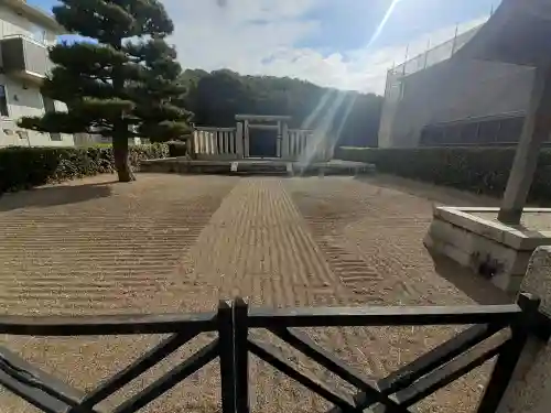 軽里大塚古墳(日本武尊白鳥陵)の{uncategorized: "未分類", other: "その他", undefined: "問題あり", building: "その他建物", grave: "お墓", sacred_gate: "鳥居", guardian: "狛犬", statue: "像", buddha: "仏像", history: "歴史", nature: "自然", garden: "庭園", animal: "動物", pagoda: "塔", temizu: "手水舎", mountain_gate: "山門・神門", sanctuary: "本殿・本堂", subordinate: "末社・摂社", art: "芸術", scenery: "景色", jizo: "地蔵", ema: "絵馬", goshuin: "御朱印", omikuji: "おみくじ", items: "授与品その他", amulet: "お守り", goshuincho: "御朱印帳", eats: "食事", festival: "お祭り", votive_dance: "神楽", shichigosan: "七五三参", wedding: "結婚式", experience: "体験その他", initially: "初詣", around: "周辺", anti_infection: "感染症対策"}