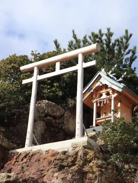 稲佐の浜 弁天島(島根県)