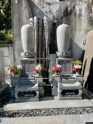 龍閑寺の{uncategorized: "未分類", other: "その他", undefined: "問題あり", building: "その他建物", grave: "お墓", sacred_gate: "鳥居", guardian: "狛犬", statue: "像", buddha: "仏像", history: "歴史", nature: "自然", garden: "庭園", animal: "動物", pagoda: "塔", temizu: "手水舎", mountain_gate: "山門・神門", sanctuary: "本殿・本堂", subordinate: "末社・摂社", art: "芸術", scenery: "景色", jizo: "地蔵", ema: "絵馬", goshuin: "御朱印", omikuji: "おみくじ", items: "授与品その他", amulet: "お守り", goshuincho: "御朱印帳", eats: "食事", festival: "お祭り", votive_dance: "神楽", shichigosan: "七五三参", wedding: "結婚式", experience: "体験その他", initially: "初詣", around: "周辺", anti_infection: "感染症対策"}