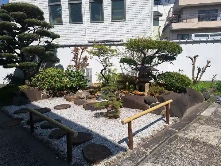 大長寺の{uncategorized: "未分類", other: "その他", undefined: "問題あり", building: "その他建物", grave: "お墓", sacred_gate: "鳥居", guardian: "狛犬", statue: "像", buddha: "仏像", history: "歴史", nature: "自然", garden: "庭園", animal: "動物", pagoda: "塔", temizu: "手水舎", mountain_gate: "山門・神門", sanctuary: "本殿・本堂", subordinate: "末社・摂社", art: "芸術", scenery: "景色", jizo: "地蔵", ema: "絵馬", goshuin: "御朱印", omikuji: "おみくじ", items: "授与品その他", amulet: "お守り", goshuincho: "御朱印帳", eats: "食事", festival: "お祭り", votive_dance: "神楽", shichigosan: "七五三参", wedding: "結婚式", experience: "体験その他", initially: "初詣", around: "周辺", anti_infection: "感染症対策"}