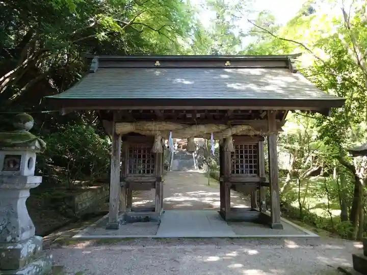 宗形神社の山門・神門