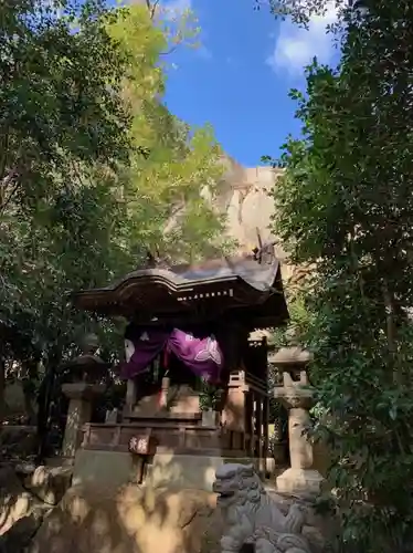 越木岩神社の末社・摂社