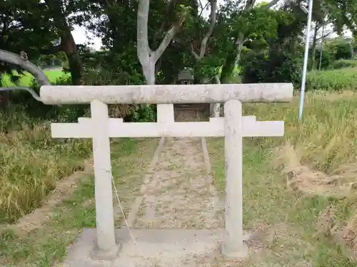 神社(名称不明)の鳥居