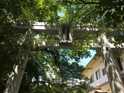 玉造稲荷神社の鳥居