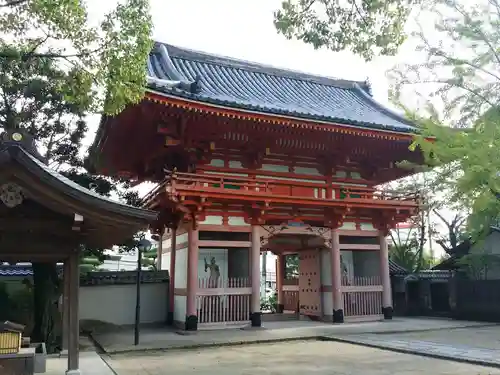 昆陽寺の山門