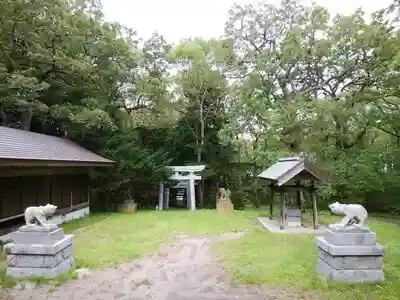権現山内浦神社の建物その他