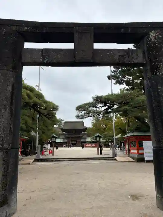 筥崎宮の{uncategorized: "未分類", other: "その他", undefined: "問題あり", building: "その他建物", grave: "お墓", sacred_gate: "鳥居", guardian: "狛犬", statue: "像", buddha: "仏像", history: "歴史", nature: "自然", garden: "庭園", animal: "動物", pagoda: "塔", temizu: "手水舎", mountain_gate: "山門・神門", sanctuary: "本殿・本堂", subordinate: "末社・摂社", art: "芸術", scenery: "景色", jizo: "地蔵", ema: "絵馬", goshuin: "御朱印", omikuji: "おみくじ", items: "授与品その他", amulet: "お守り", goshuincho: "御朱印帳", eats: "食事", festival: "お祭り", votive_dance: "神楽", shichigosan: "七五三参", wedding: "結婚式", experience: "体験その他", initially: "初詣", around: "周辺", anti_infection: "感染症対策"}
