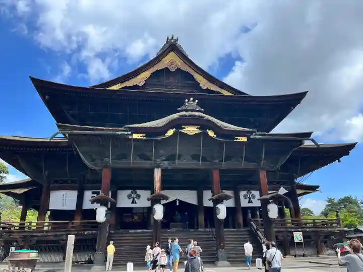 善光寺の本殿・本堂