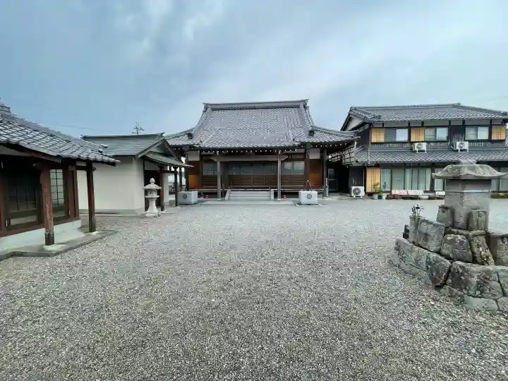福量寺の{uncategorized: "未分類", other: "その他", undefined: "問題あり", building: "その他建物", grave: "お墓", sacred_gate: "鳥居", guardian: "狛犬", statue: "像", buddha: "仏像", history: "歴史", nature: "自然", garden: "庭園", animal: "動物", pagoda: "塔", temizu: "手水舎", mountain_gate: "山門・神門", sanctuary: "本殿・本堂", subordinate: "末社・摂社", art: "芸術", scenery: "景色", jizo: "地蔵", ema: "絵馬", goshuin: "御朱印", omikuji: "おみくじ", items: "授与品その他", amulet: "お守り", goshuincho: "御朱印帳", eats: "食事", festival: "お祭り", votive_dance: "神楽", shichigosan: "七五三参", wedding: "結婚式", experience: "体験その他", initially: "初詣", around: "周辺", anti_infection: "感染症対策"}