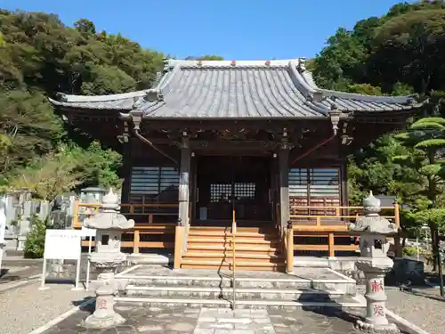 鬼岩寺の本殿・本堂