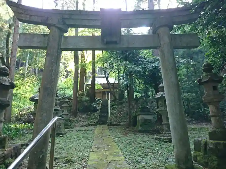 白山神社の鳥居
