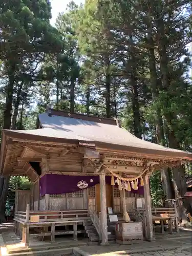 坪沼八幡神社の本殿・本堂