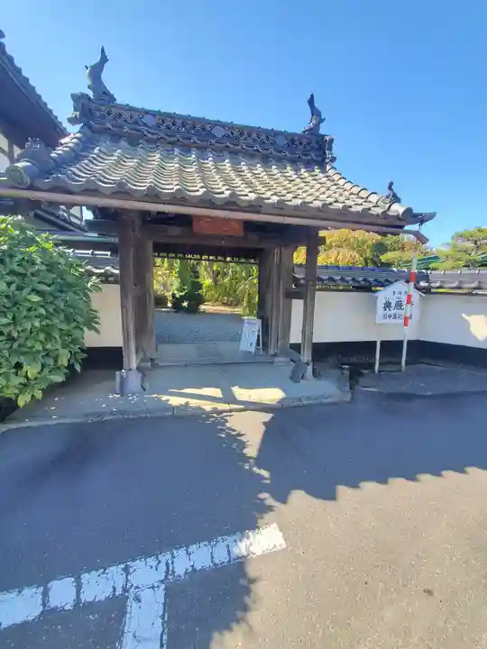 典厩寺の山門・神門