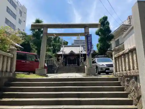 諏訪神社の鳥居