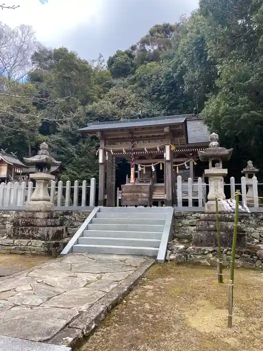 高積神社の本殿