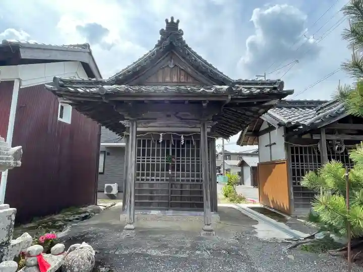 木津薬師堂の{uncategorized: "未分類", other: "その他", undefined: "問題あり", building: "その他建物", grave: "お墓", sacred_gate: "鳥居", guardian: "狛犬", statue: "像", buddha: "仏像", history: "歴史", nature: "自然", garden: "庭園", animal: "動物", pagoda: "塔", temizu: "手水舎", mountain_gate: "山門・神門", sanctuary: "本殿・本堂", subordinate: "末社・摂社", art: "芸術", scenery: "景色", jizo: "地蔵", ema: "絵馬", goshuin: "御朱印", omikuji: "おみくじ", items: "授与品その他", amulet: "お守り", goshuincho: "御朱印帳", eats: "食事", festival: "お祭り", votive_dance: "神楽", shichigosan: "七五三参", wedding: "結婚式", experience: "体験その他", initially: "初詣", around: "周辺", anti_infection: "感染症対策"}