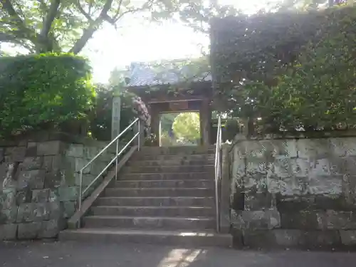 光触寺の山門