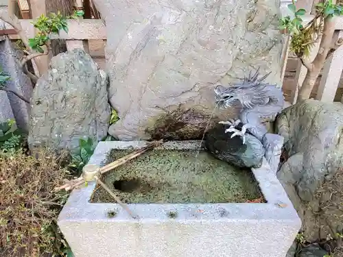 鷹飼八幡神社の手水舎