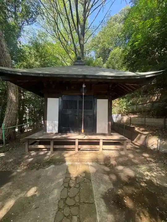 貫井神社の{uncategorized: "未分類", other: "その他", undefined: "問題あり", building: "その他建物", grave: "お墓", sacred_gate: "鳥居", guardian: "狛犬", statue: "像", buddha: "仏像", history: "歴史", nature: "自然", garden: "庭園", animal: "動物", pagoda: "塔", temizu: "手水舎", mountain_gate: "山門・神門", sanctuary: "本殿・本堂", subordinate: "末社・摂社", art: "芸術", scenery: "景色", jizo: "地蔵", ema: "絵馬", goshuin: "御朱印", omikuji: "おみくじ", items: "授与品その他", amulet: "お守り", goshuincho: "御朱印帳", eats: "食事", festival: "お祭り", votive_dance: "神楽", shichigosan: "七五三参", wedding: "結婚式", experience: "体験その他", initially: "初詣", around: "周辺", anti_infection: "感染症対策"}