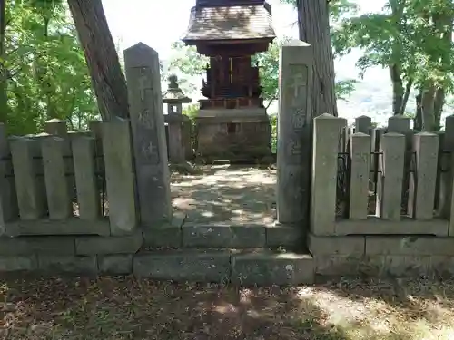 健御名方富命彦神別神社の末社・摂社