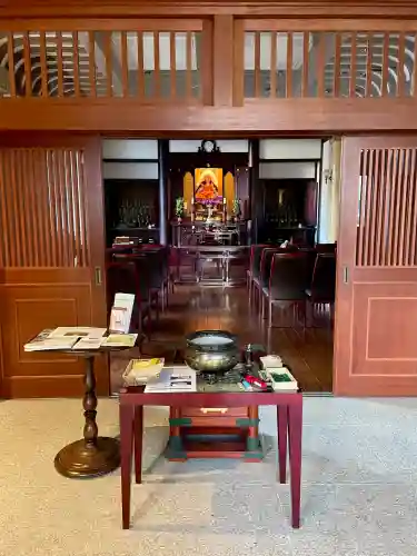 常圓寺の{uncategorized: "未分類", other: "その他", undefined: "問題あり", building: "その他建物", grave: "お墓", sacred_gate: "鳥居", guardian: "狛犬", statue: "像", buddha: "仏像", history: "歴史", nature: "自然", garden: "庭園", animal: "動物", pagoda: "塔", temizu: "手水舎", mountain_gate: "山門・神門", sanctuary: "本殿・本堂", subordinate: "末社・摂社", art: "芸術", scenery: "景色", jizo: "地蔵", ema: "絵馬", goshuin: "御朱印", omikuji: "おみくじ", items: "授与品その他", amulet: "お守り", goshuincho: "御朱印帳", eats: "食事", festival: "お祭り", votive_dance: "神楽", shichigosan: "七五三参", wedding: "結婚式", experience: "体験その他", initially: "初詣", around: "周辺", anti_infection: "感染症対策"}