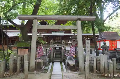 若宮八幡社の末社