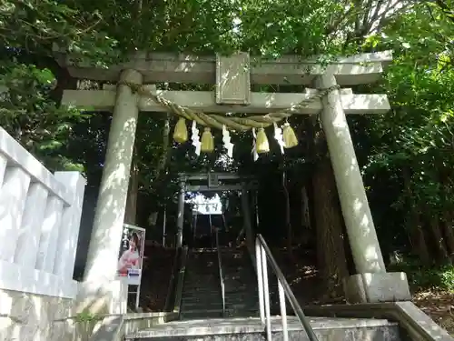 神鳥前川神社の鳥居