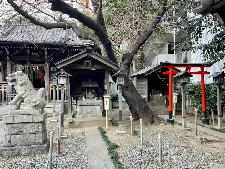 御園神社の{uncategorized: "未分類", other: "その他", undefined: "問題あり", building: "その他建物", grave: "お墓", sacred_gate: "鳥居", guardian: "狛犬", statue: "像", buddha: "仏像", history: "歴史", nature: "自然", garden: "庭園", animal: "動物", pagoda: "塔", temizu: "手水舎", mountain_gate: "山門・神門", sanctuary: "本殿・本堂", subordinate: "末社・摂社", art: "芸術", scenery: "景色", jizo: "地蔵", ema: "絵馬", goshuin: "御朱印", omikuji: "おみくじ", items: "授与品その他", amulet: "お守り", goshuincho: "御朱印帳", eats: "食事", festival: "お祭り", votive_dance: "神楽", shichigosan: "七五三参", wedding: "結婚式", experience: "体験その他", initially: "初詣", around: "周辺", anti_infection: "感染症対策"}