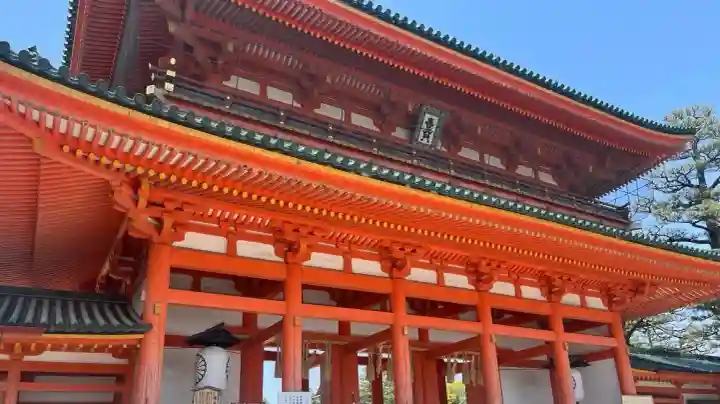 平安神宮の{uncategorized: "未分類", other: "その他", undefined: "問題あり", building: "その他建物", grave: "お墓", sacred_gate: "鳥居", guardian: "狛犬", statue: "像", buddha: "仏像", history: "歴史", nature: "自然", garden: "庭園", animal: "動物", pagoda: "塔", temizu: "手水舎", mountain_gate: "山門・神門", sanctuary: "本殿・本堂", subordinate: "末社・摂社", art: "芸術", scenery: "景色", jizo: "地蔵", ema: "絵馬", goshuin: "御朱印", omikuji: "おみくじ", items: "授与品その他", amulet: "お守り", goshuincho: "御朱印帳", eats: "食事", festival: "お祭り", votive_dance: "神楽", shichigosan: "七五三参", wedding: "結婚式", experience: "体験その他", initially: "初詣", around: "周辺", anti_infection: "感染症対策"}
