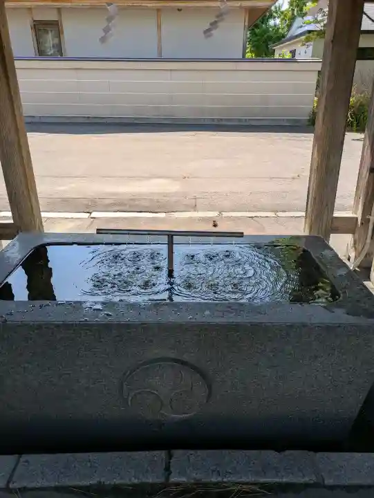 亀田八幡宮の{uncategorized: "未分類", other: "その他", undefined: "問題あり", building: "その他建物", grave: "お墓", sacred_gate: "鳥居", guardian: "狛犬", statue: "像", buddha: "仏像", history: "歴史", nature: "自然", garden: "庭園", animal: "動物", pagoda: "塔", temizu: "手水舎", mountain_gate: "山門・神門", sanctuary: "本殿・本堂", subordinate: "末社・摂社", art: "芸術", scenery: "景色", jizo: "地蔵", ema: "絵馬", goshuin: "御朱印", omikuji: "おみくじ", items: "授与品その他", amulet: "お守り", goshuincho: "御朱印帳", eats: "食事", festival: "お祭り", votive_dance: "神楽", shichigosan: "七五三参", wedding: "結婚式", experience: "体験その他", initially: "初詣", around: "周辺", anti_infection: "感染症対策"}