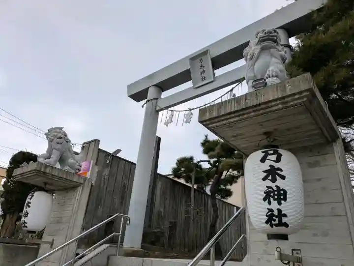 乃木神社の{uncategorized: "未分類", other: "その他", undefined: "問題あり", building: "その他建物", grave: "お墓", sacred_gate: "鳥居", guardian: "狛犬", statue: "像", buddha: "仏像", history: "歴史", nature: "自然", garden: "庭園", animal: "動物", pagoda: "塔", temizu: "手水舎", mountain_gate: "山門・神門", sanctuary: "本殿・本堂", subordinate: "末社・摂社", art: "芸術", scenery: "景色", jizo: "地蔵", ema: "絵馬", goshuin: "御朱印", omikuji: "おみくじ", items: "授与品その他", amulet: "お守り", goshuincho: "御朱印帳", eats: "食事", festival: "お祭り", votive_dance: "神楽", shichigosan: "七五三参", wedding: "結婚式", experience: "体験その他", initially: "初詣", around: "周辺", anti_infection: "感染症対策"}