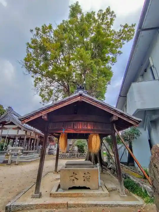 小口神社(城屋敷)の手水舎