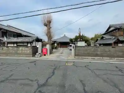 地蔵院の{uncategorized: "未分類", other: "その他", undefined: "問題あり", building: "その他建物", grave: "お墓", sacred_gate: "鳥居", guardian: "狛犬", statue: "像", buddha: "仏像", history: "歴史", nature: "自然", garden: "庭園", animal: "動物", pagoda: "塔", temizu: "手水舎", mountain_gate: "山門・神門", sanctuary: "本殿・本堂", subordinate: "末社・摂社", art: "芸術", scenery: "景色", jizo: "地蔵", ema: "絵馬", goshuin: "御朱印", omikuji: "おみくじ", items: "授与品その他", amulet: "お守り", goshuincho: "御朱印帳", eats: "食事", festival: "お祭り", votive_dance: "神楽", shichigosan: "七五三参", wedding: "結婚式", experience: "体験その他", initially: "初詣", around: "周辺", anti_infection: "感染症対策"}