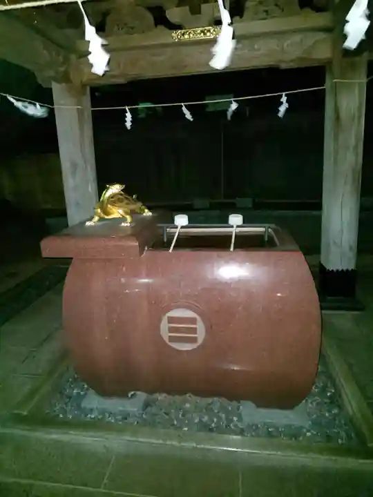 三学院の手水舎