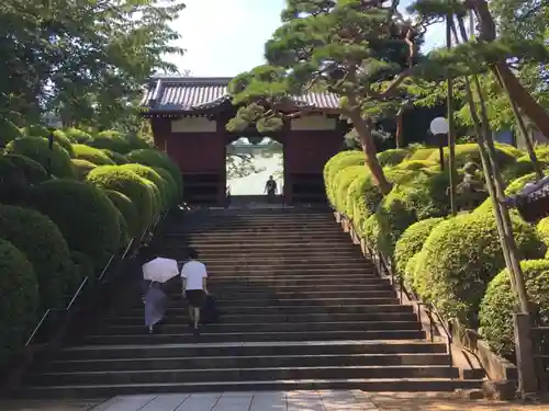 護国寺の山門