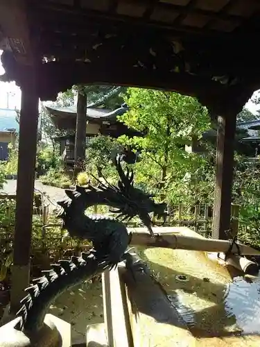 産千代稲荷神社の手水舎