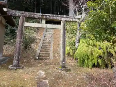伊勢廻寺の{uncategorized: "未分類", other: "その他", undefined: "問題あり", building: "その他建物", grave: "お墓", sacred_gate: "鳥居", guardian: "狛犬", statue: "像", buddha: "仏像", history: "歴史", nature: "自然", garden: "庭園", animal: "動物", pagoda: "塔", temizu: "手水舎", mountain_gate: "山門・神門", sanctuary: "本殿・本堂", subordinate: "末社・摂社", art: "芸術", scenery: "景色", jizo: "地蔵", ema: "絵馬", goshuin: "御朱印", omikuji: "おみくじ", items: "授与品その他", amulet: "お守り", goshuincho: "御朱印帳", eats: "食事", festival: "お祭り", votive_dance: "神楽", shichigosan: "七五三参", wedding: "結婚式", experience: "体験その他", initially: "初詣", around: "周辺", anti_infection: "感染症対策"}