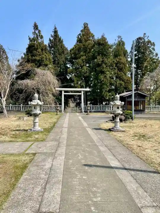 居多神社の{uncategorized: "未分類", other: "その他", undefined: "問題あり", building: "その他建物", grave: "お墓", sacred_gate: "鳥居", guardian: "狛犬", statue: "像", buddha: "仏像", history: "歴史", nature: "自然", garden: "庭園", animal: "動物", pagoda: "塔", temizu: "手水舎", mountain_gate: "山門・神門", sanctuary: "本殿・本堂", subordinate: "末社・摂社", art: "芸術", scenery: "景色", jizo: "地蔵", ema: "絵馬", goshuin: "御朱印", omikuji: "おみくじ", items: "授与品その他", amulet: "お守り", goshuincho: "御朱印帳", eats: "食事", festival: "お祭り", votive_dance: "神楽", shichigosan: "七五三参", wedding: "結婚式", experience: "体験その他", initially: "初詣", around: "周辺", anti_infection: "感染症対策"}