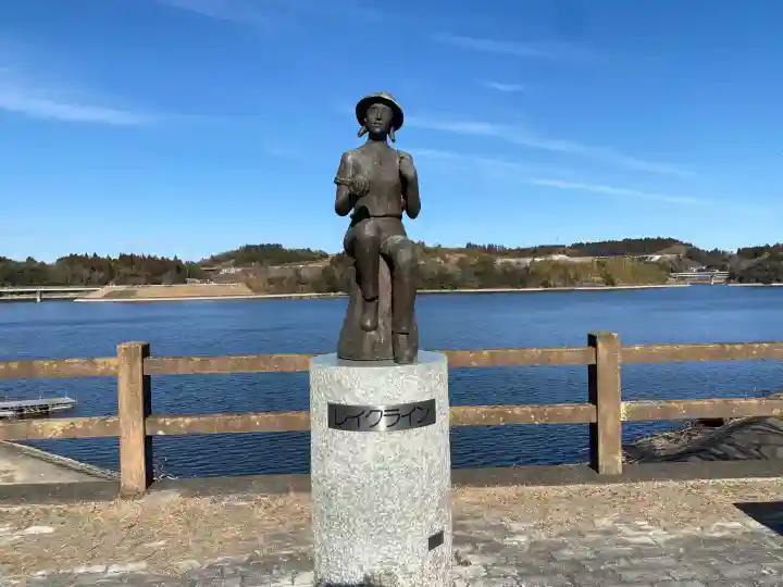 高瀧神社の{uncategorized: "未分類", other: "その他", undefined: "問題あり", building: "その他建物", grave: "お墓", sacred_gate: "鳥居", guardian: "狛犬", statue: "像", buddha: "仏像", history: "歴史", nature: "自然", garden: "庭園", animal: "動物", pagoda: "塔", temizu: "手水舎", mountain_gate: "山門・神門", sanctuary: "本殿・本堂", subordinate: "末社・摂社", art: "芸術", scenery: "景色", jizo: "地蔵", ema: "絵馬", goshuin: "御朱印", omikuji: "おみくじ", items: "授与品その他", amulet: "お守り", goshuincho: "御朱印帳", eats: "食事", festival: "お祭り", votive_dance: "神楽", shichigosan: "七五三参", wedding: "結婚式", experience: "体験その他", initially: "初詣", around: "周辺", anti_infection: "感染症対策"}