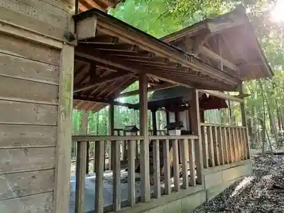 温泉神社の本殿