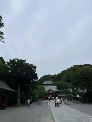 鶴岡八幡宮の{uncategorized: "未分類", other: "その他", undefined: "問題あり", building: "その他建物", grave: "お墓", sacred_gate: "鳥居", guardian: "狛犬", statue: "像", buddha: "仏像", history: "歴史", nature: "自然", garden: "庭園", animal: "動物", pagoda: "塔", temizu: "手水舎", mountain_gate: "山門・神門", sanctuary: "本殿・本堂", subordinate: "末社・摂社", art: "芸術", scenery: "景色", jizo: "地蔵", ema: "絵馬", goshuin: "御朱印", omikuji: "おみくじ", items: "授与品その他", amulet: "お守り", goshuincho: "御朱印帳", eats: "食事", festival: "お祭り", votive_dance: "神楽", shichigosan: "七五三参", wedding: "結婚式", experience: "体験その他", initially: "初詣", around: "周辺", anti_infection: "感染症対策"}
