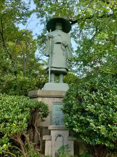 国分寺の像