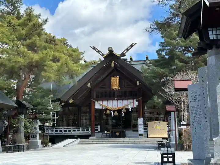 北見神社の{uncategorized: "未分類", other: "その他", undefined: "問題あり", building: "その他建物", grave: "お墓", sacred_gate: "鳥居", guardian: "狛犬", statue: "像", buddha: "仏像", history: "歴史", nature: "自然", garden: "庭園", animal: "動物", pagoda: "塔", temizu: "手水舎", mountain_gate: "山門・神門", sanctuary: "本殿・本堂", subordinate: "末社・摂社", art: "芸術", scenery: "景色", jizo: "地蔵", ema: "絵馬", goshuin: "御朱印", omikuji: "おみくじ", items: "授与品その他", amulet: "お守り", goshuincho: "御朱印帳", eats: "食事", festival: "お祭り", votive_dance: "神楽", shichigosan: "七五三参", wedding: "結婚式", experience: "体験その他", initially: "初詣", around: "周辺", anti_infection: "感染症対策"}