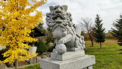 千代ヶ岡神社の狛犬