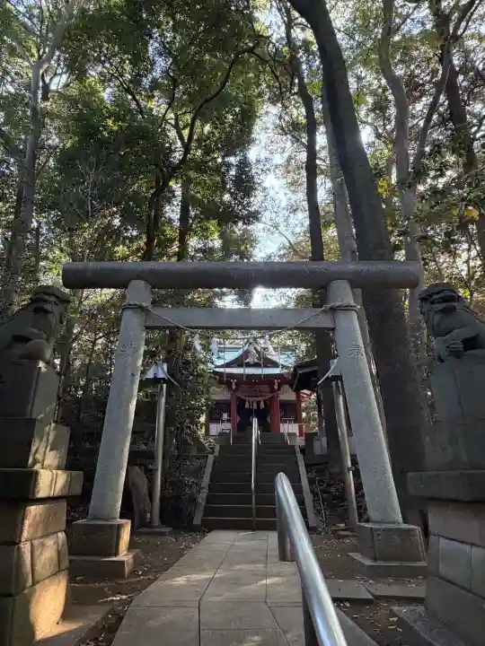 中新宿富士浅間神社の{uncategorized: "未分類", other: "その他", undefined: "問題あり", building: "その他建物", grave: "お墓", sacred_gate: "鳥居", guardian: "狛犬", statue: "像", buddha: "仏像", history: "歴史", nature: "自然", garden: "庭園", animal: "動物", pagoda: "塔", temizu: "手水舎", mountain_gate: "山門・神門", sanctuary: "本殿・本堂", subordinate: "末社・摂社", art: "芸術", scenery: "景色", jizo: "地蔵", ema: "絵馬", goshuin: "御朱印", omikuji: "おみくじ", items: "授与品その他", amulet: "お守り", goshuincho: "御朱印帳", eats: "食事", festival: "お祭り", votive_dance: "神楽", shichigosan: "七五三参", wedding: "結婚式", experience: "体験その他", initially: "初詣", around: "周辺", anti_infection: "感染症対策"}