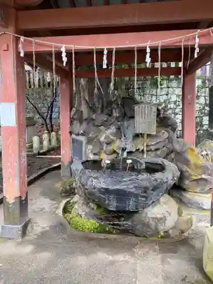 小国両神社の手水舎