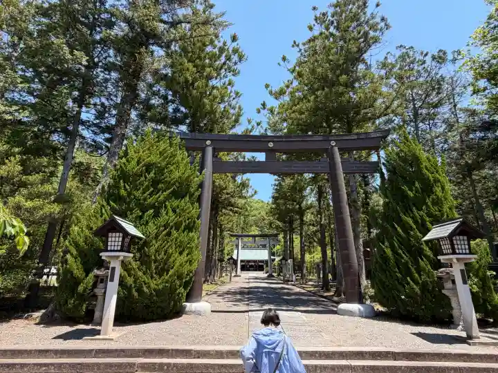 山梨縣護國神社の{uncategorized: "未分類", other: "その他", undefined: "問題あり", building: "その他建物", grave: "お墓", sacred_gate: "鳥居", guardian: "狛犬", statue: "像", buddha: "仏像", history: "歴史", nature: "自然", garden: "庭園", animal: "動物", pagoda: "塔", temizu: "手水舎", mountain_gate: "山門・神門", sanctuary: "本殿・本堂", subordinate: "末社・摂社", art: "芸術", scenery: "景色", jizo: "地蔵", ema: "絵馬", goshuin: "御朱印", omikuji: "おみくじ", items: "授与品その他", amulet: "お守り", goshuincho: "御朱印帳", eats: "食事", festival: "お祭り", votive_dance: "神楽", shichigosan: "七五三参", wedding: "結婚式", experience: "体験その他", initially: "初詣", around: "周辺", anti_infection: "感染症対策"}